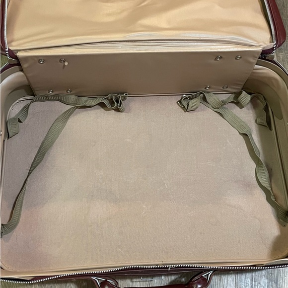 Vintage Travel Suitcase made in Korea unbranded Maroon With Red Stripe - Picture 4 of 10